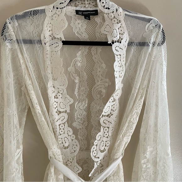 Inc INTERNATIONAL CONCEPTS Floral Scalloped Lace Wrap 3/4 Length Robe, size XS - Picture 7 of 13
